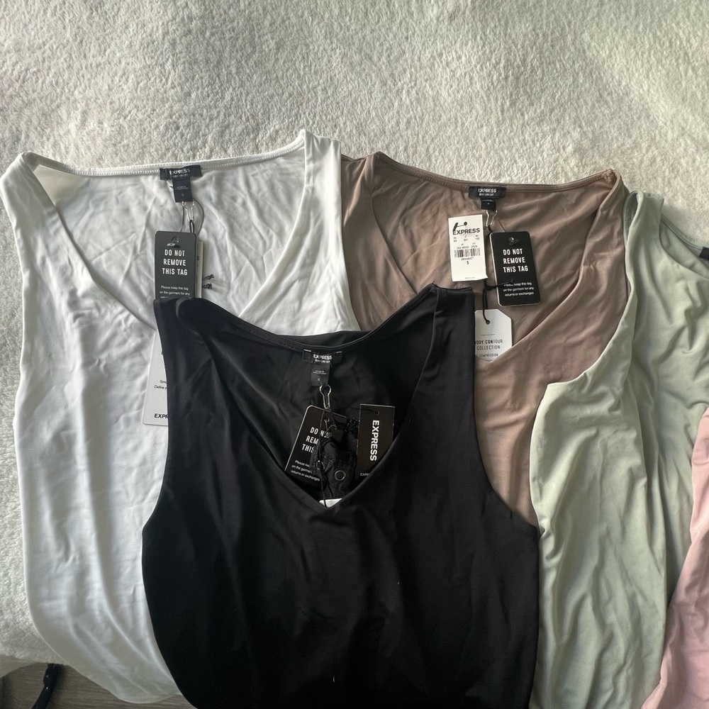 BUNDLE OF BODY CONTOUR SLEEVELESS SHIRTS - ALL SIZE SMALL EXPRESS